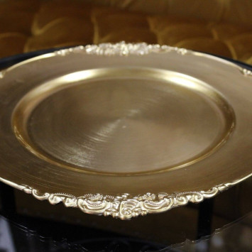 Klubový tanier zlatý s ornamentom