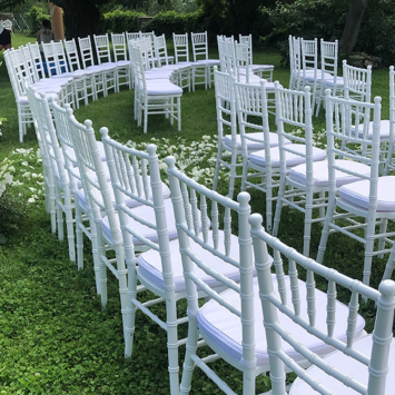 Chiavari stolička biela