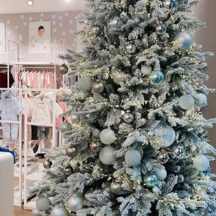 Vianočný stromček - zasnežený 210cm